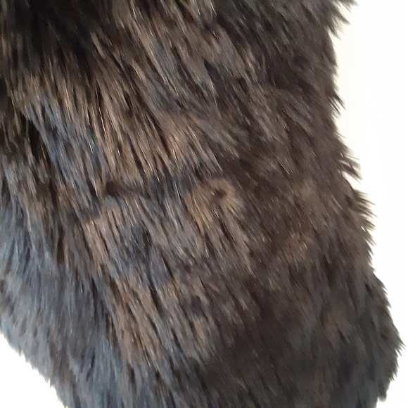 ELLISON FAUX FUR  VEST - Picture 4 of 12
